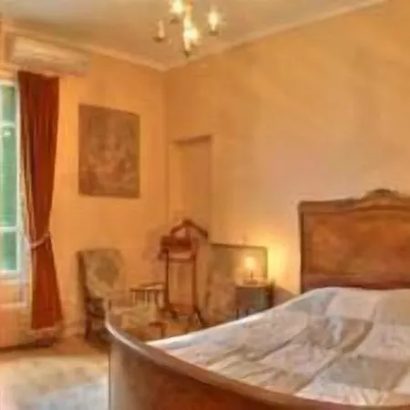 Otel Des Ecluses 3*