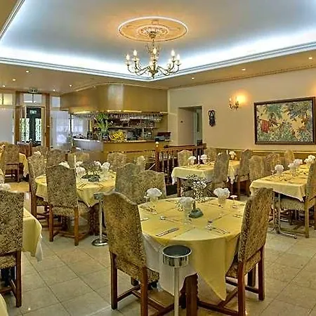 Des Ecluses 3* Carrières-sous-Poissy